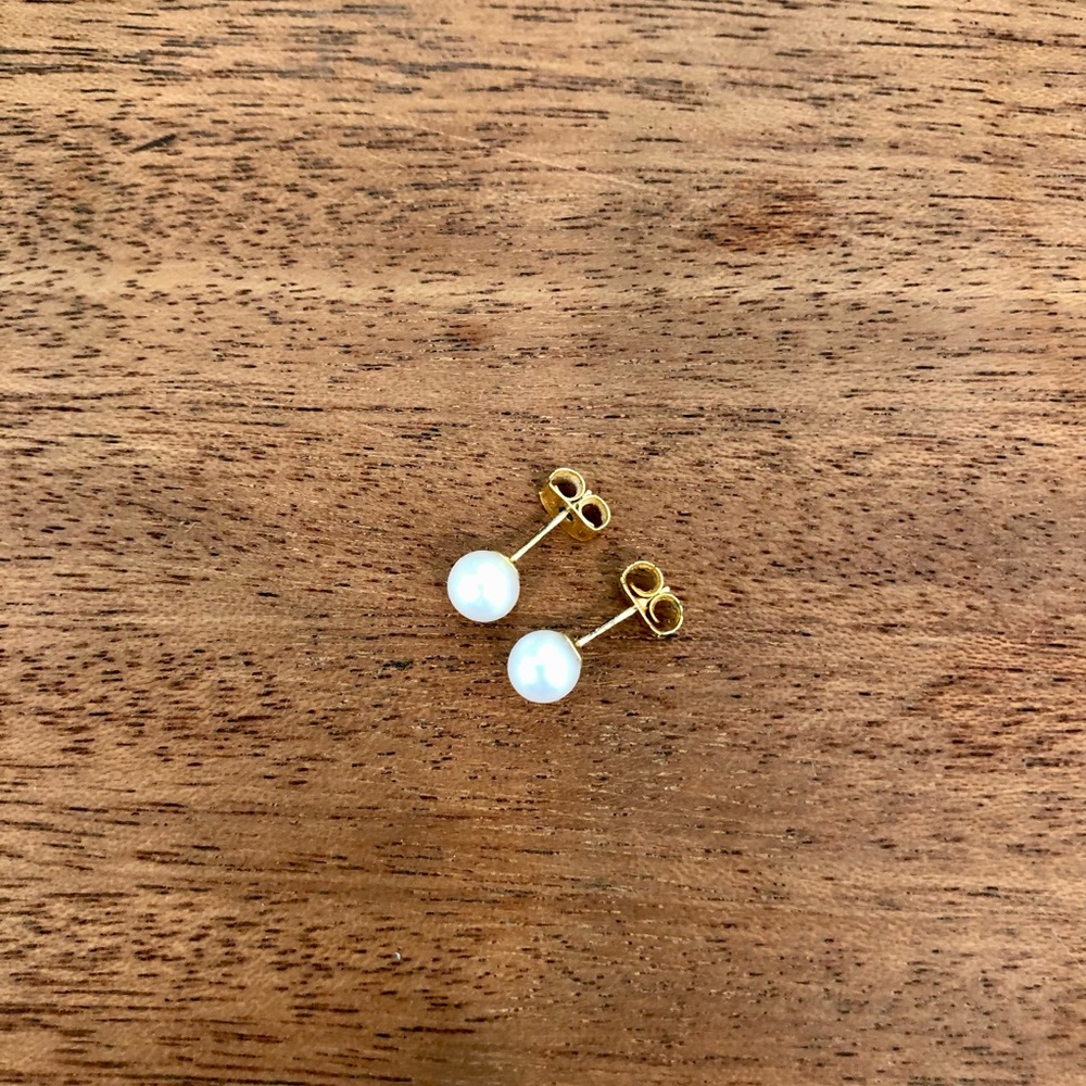 Pearl earrings